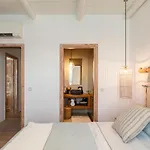 V&V Guest House - Luxury Suites